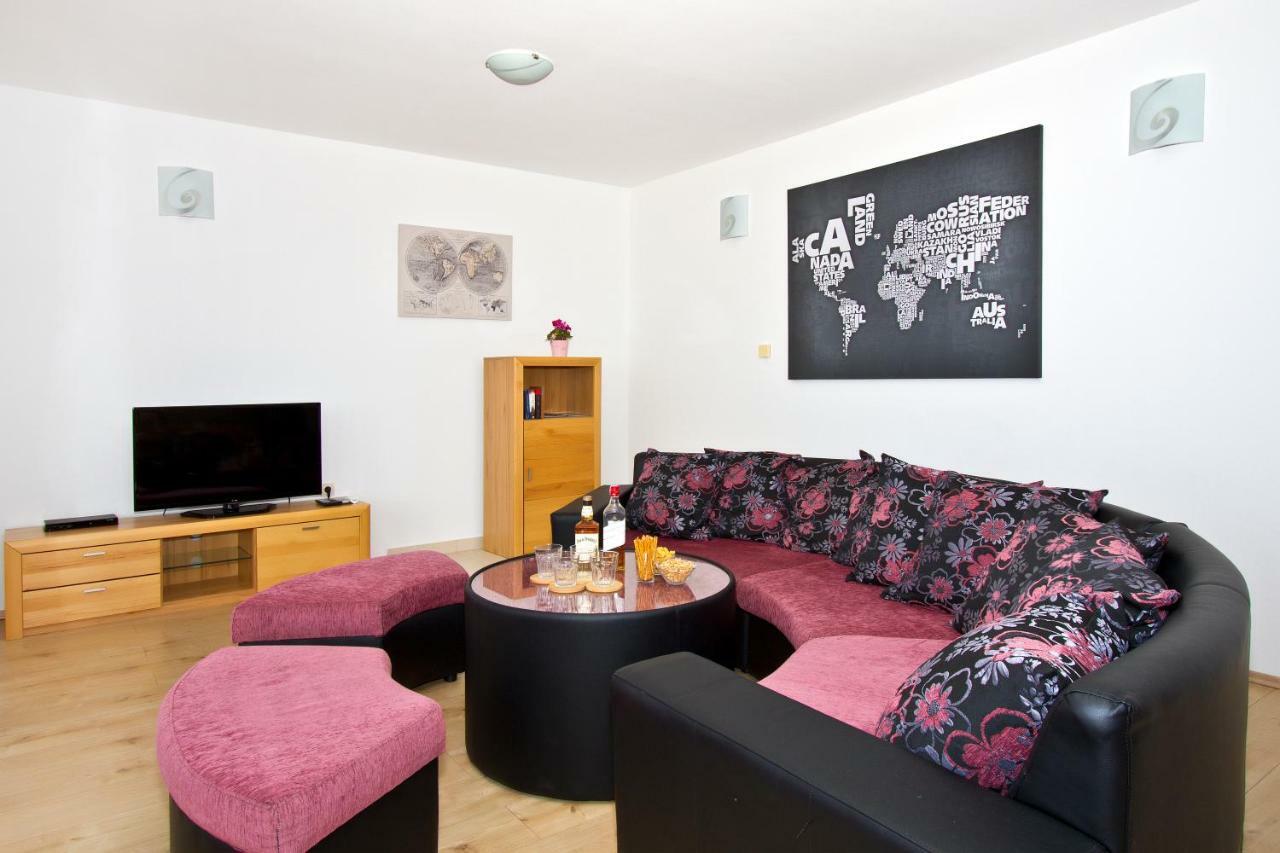 Villa Omis Michy - Family House For Big And Small Groups Esterno foto