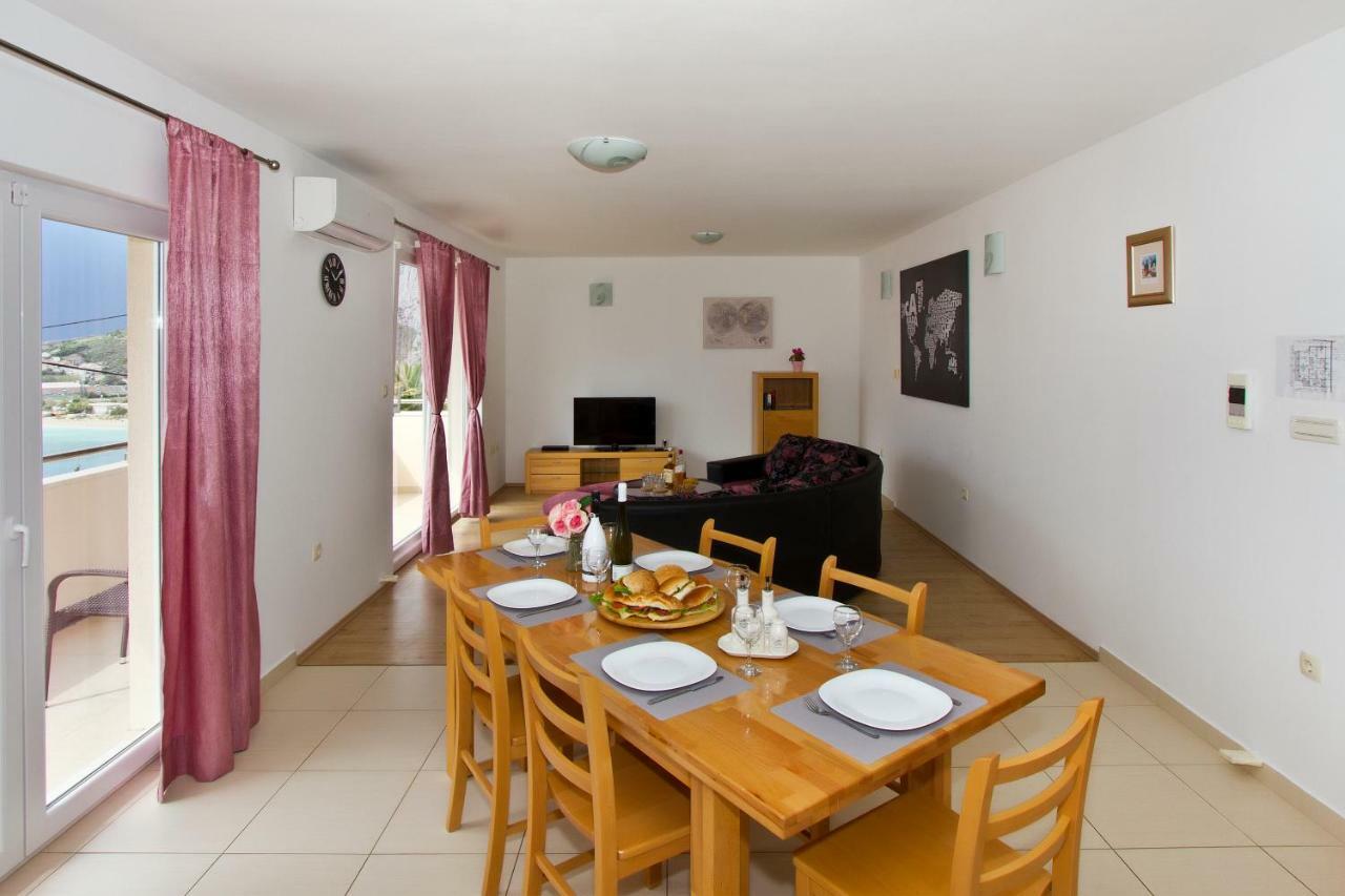 Villa Omis Michy - Family House For Big And Small Groups Esterno foto