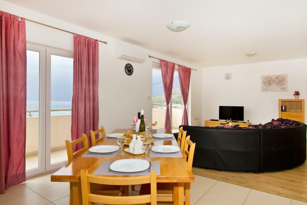 Villa Omis Michy - Family House For Big And Small Groups Esterno foto