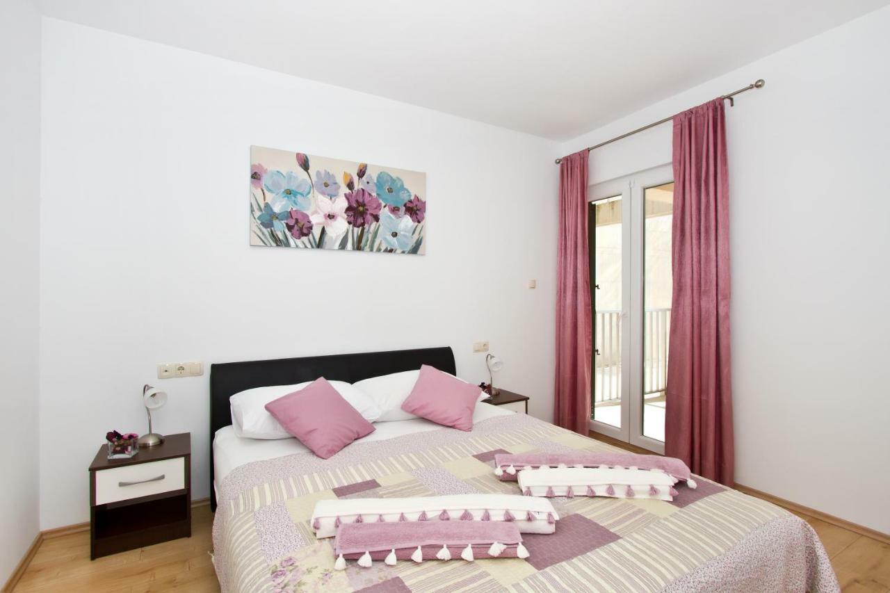 Villa Omis Michy - Family House For Big And Small Groups Esterno foto